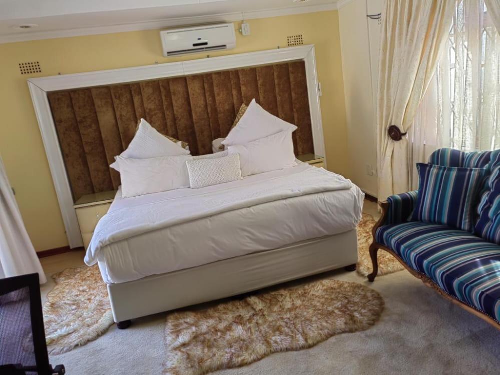Obaa Sima Guest House Mthatha Buitenkant foto