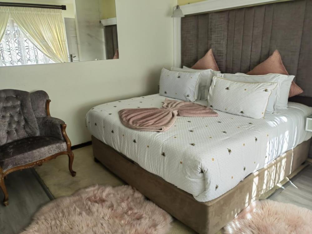 Obaa Sima Guest House Mthatha Buitenkant foto
