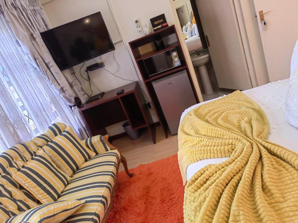 Obaa Sima Guest House Mthatha Buitenkant foto